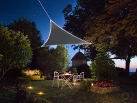 Driehoekig schaduwdoek met 107 LEDs, waterafstotend polyester, UV-bescherming 95%, 3.6 x 3.6 x 3.6 m zonne-energie LED verlichti